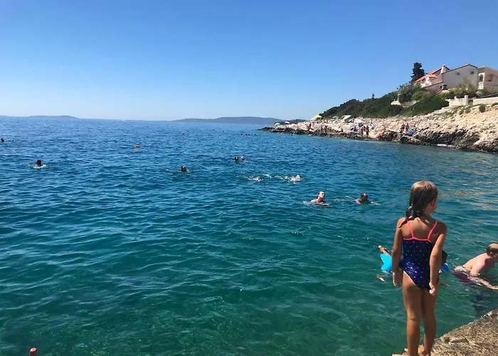 Villa Dani Sea & Pool Apartments