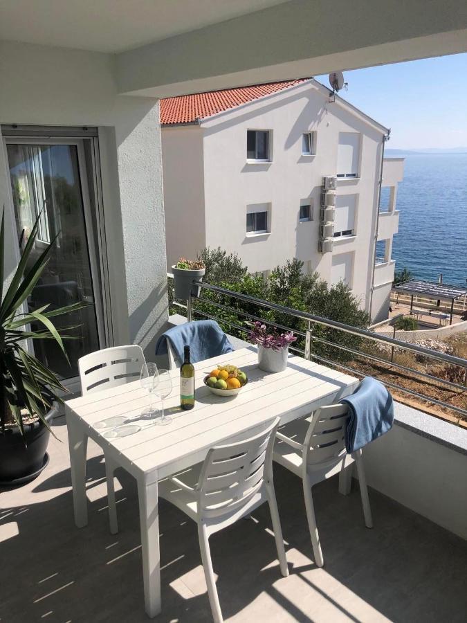 Dani Sea & Pool Apartment