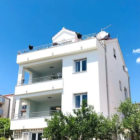 Villa Dani Sea & Pool Apartments Trogir Exterior photo