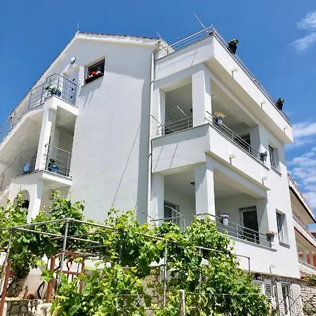 Villa Dani Sea & Pool Apartments Trogir Exterior photo